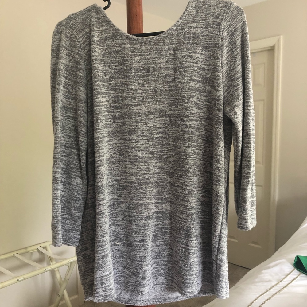 Market & spruce grey top